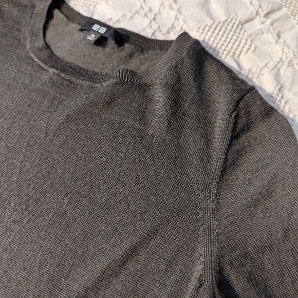 Uniqlo Short Sleeve Sweater - Picture 4 of 6
